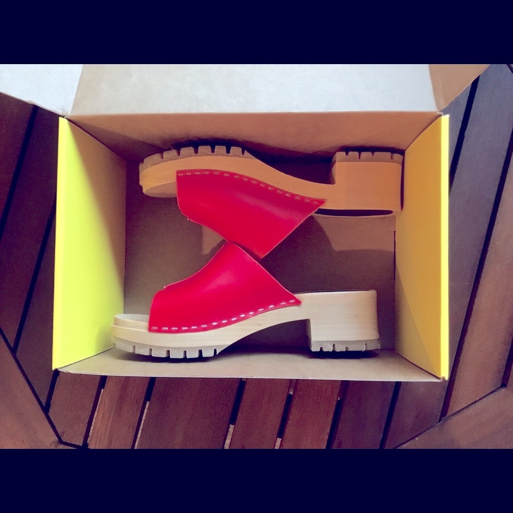 LIKE NEW, Swedish Hasbeens, ‘Ann Low’ clogs, Size 38.